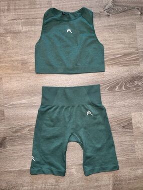 Oner Active Dark Green Seamless Athletic Crop Top & High-Waist Bike Shorts Set